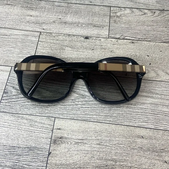 Burberry Sunglasses - Picture 3 of 8